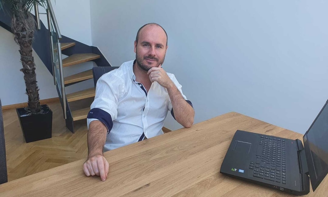 Alex-Büro-1-p-1080